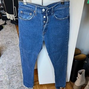 Levi straight jeans size 27/30